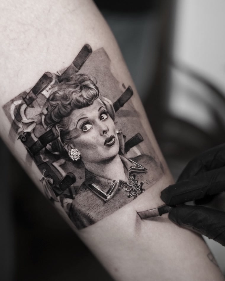Micro-realism tattoo by Goldy Z, 1