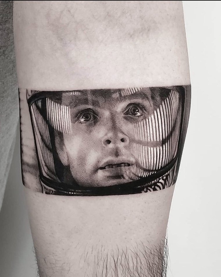 Micro-realism tattoo by Goldy Z, 3