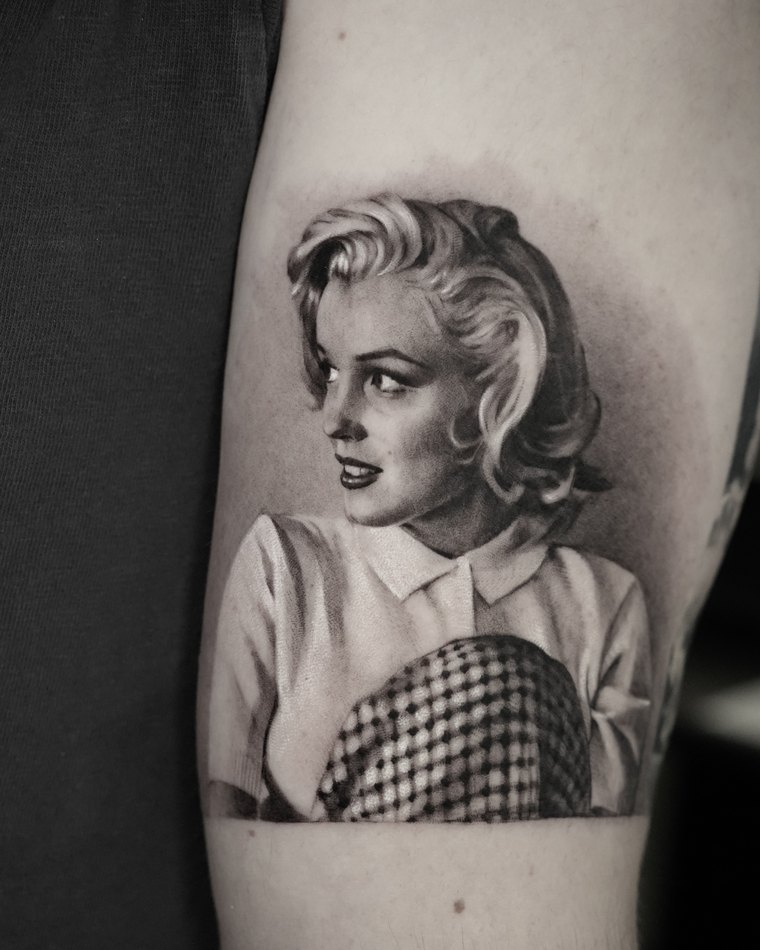 Micro-realism tattoo by Goldy Z, 20